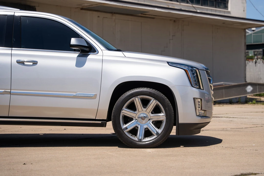 2015 Cadillac Escalade 4th Gen - Image 31 of 31