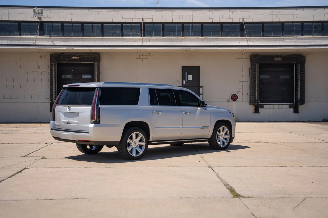 2015 Cadillac Escalade 4th Gen - Image 10 of 31