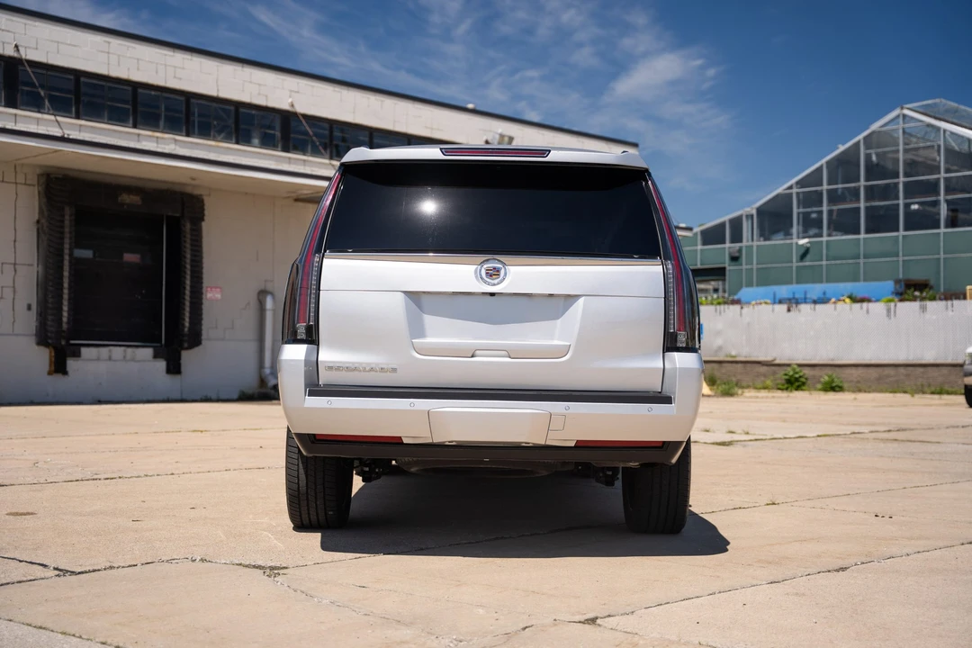 2015 Cadillac Escalade 4th Gen - Image 8 of 31