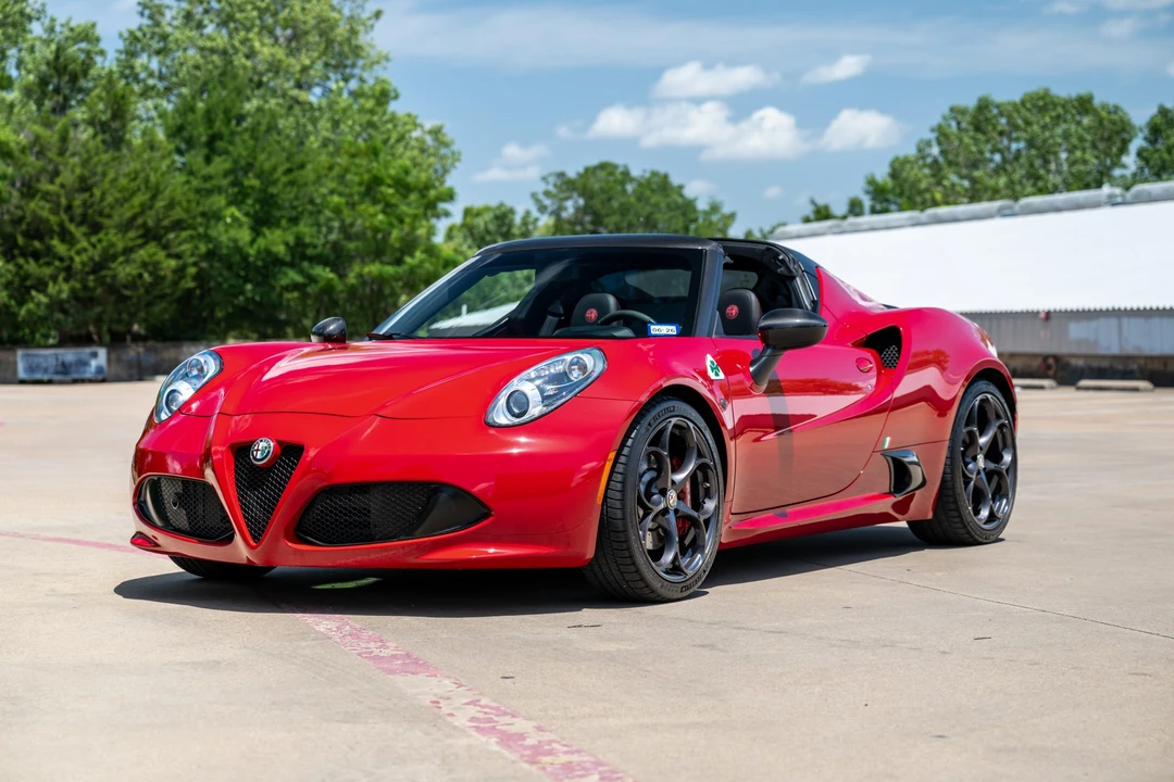 2016 Alfa Romeo 4C Spider - Image 2 of 31