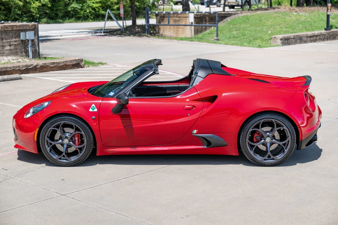 2016 Alfa Romeo 4C Spider - Image 10 of 31