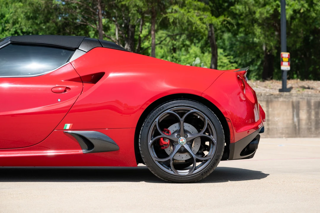 2016 Alfa Romeo 4C Spider - Image 19 of 31