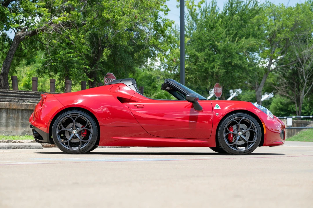 2016 Alfa Romeo 4C Spider - Image 6 of 31