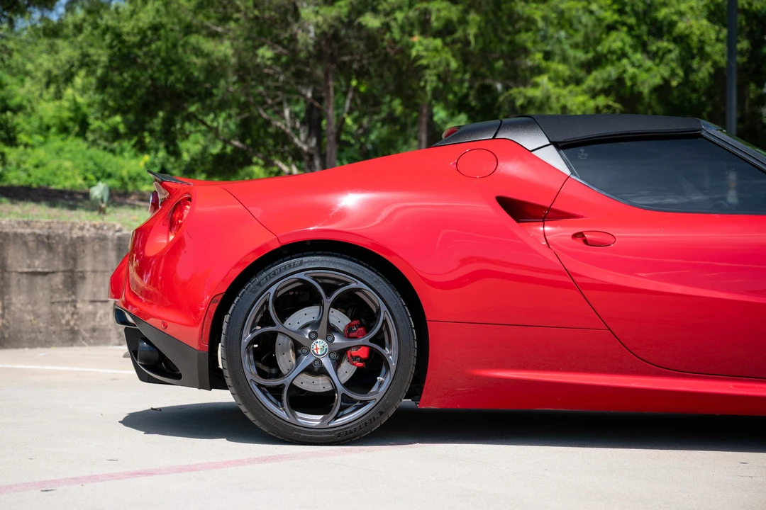 2016 Alfa Romeo 4C Spider - Image 20 of 31