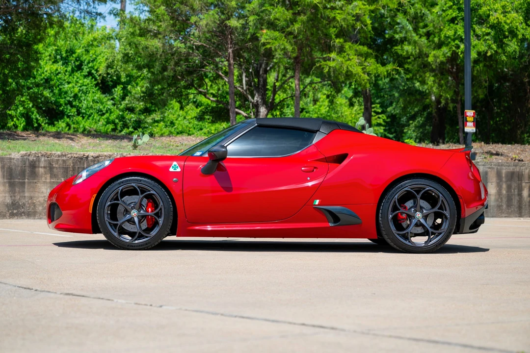 2016 Alfa Romeo 4C Spider - Image 17 of 31
