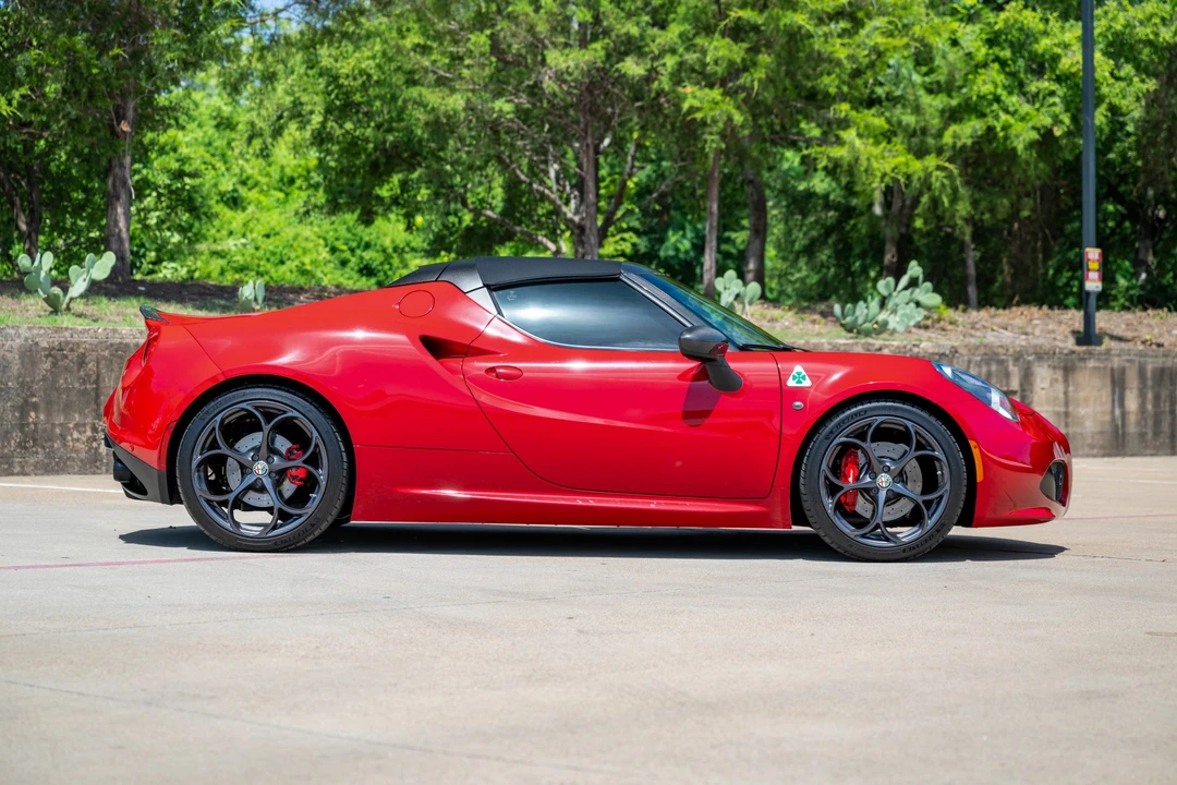 2016 Alfa Romeo 4C Spider - Image 14 of 31