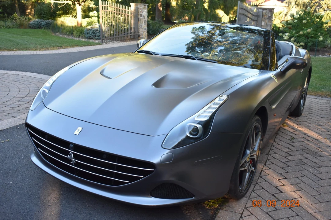 2016 Ferrari California T - Image 2 of 31