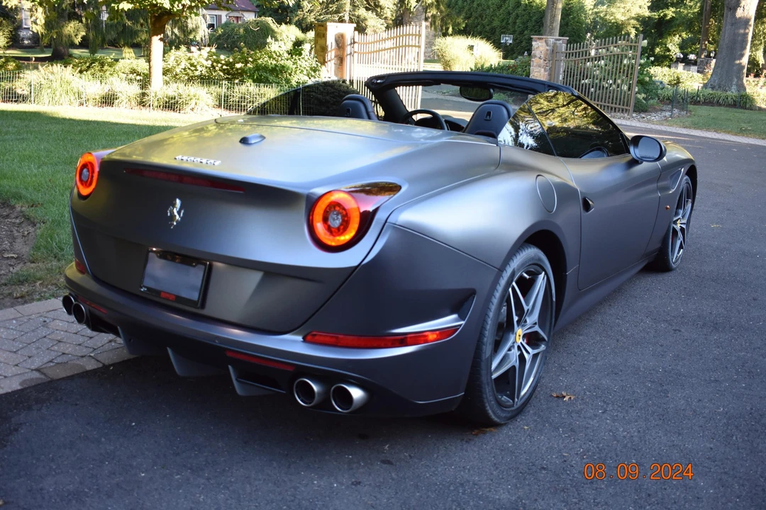 2016 Ferrari California T - Image 14 of 31