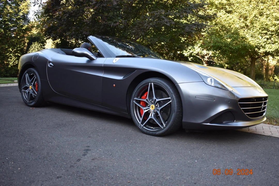 2016 Ferrari California T - Image 8 of 31