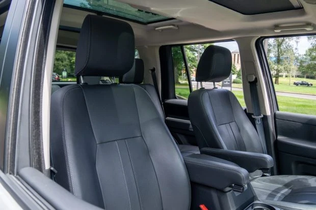 2016 Land Rover Discovery 4th Gen - Image 4 of 6