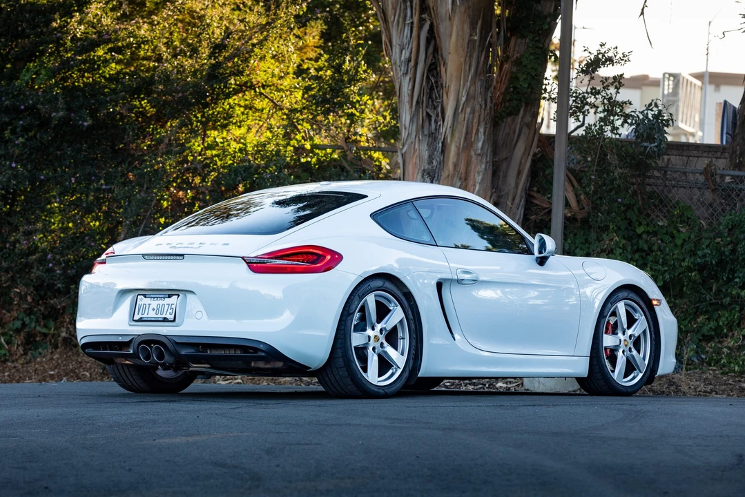 2016 Porsche 981 Cayman S - Image 15 of 31
