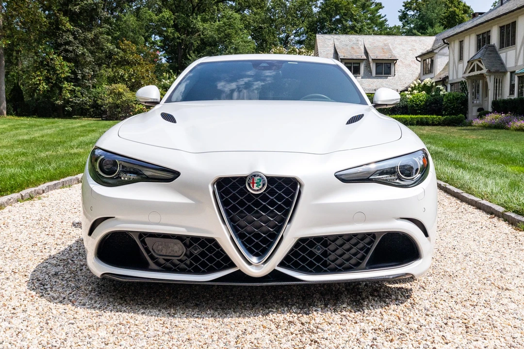 2017 Alfa Romeo Giulia Quadrifoglio - Image 14 of 31