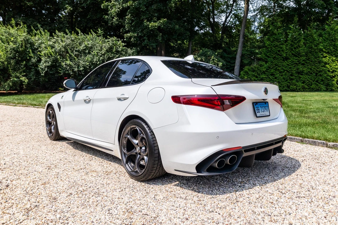 2017 Alfa Romeo Giulia Quadrifoglio - Image 5 of 31