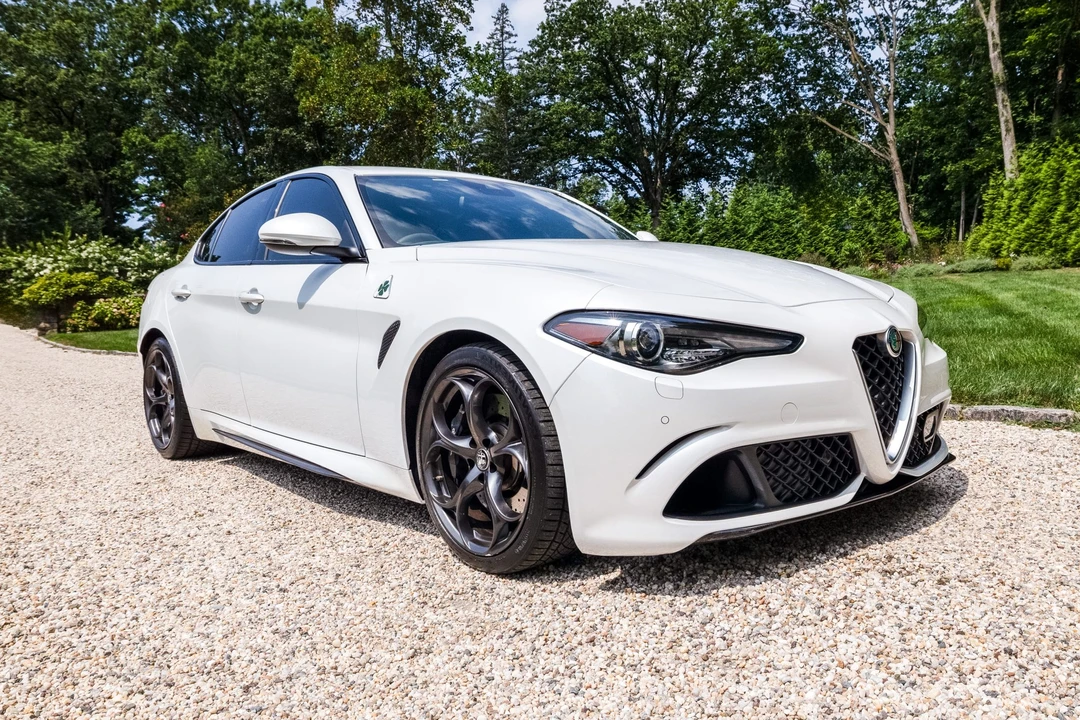 2017 Alfa Romeo Giulia Quadrifoglio - Image 12 of 31