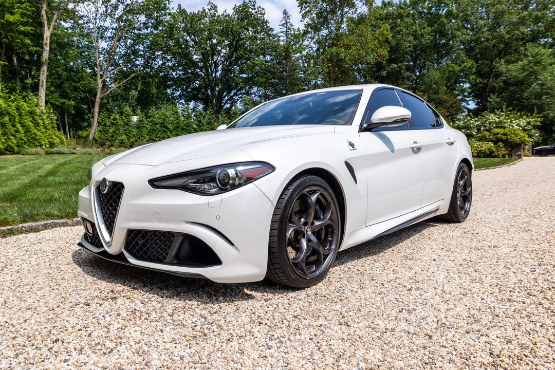 2017 Alfa Romeo Giulia Quadrifoglio - Image 2 of 31