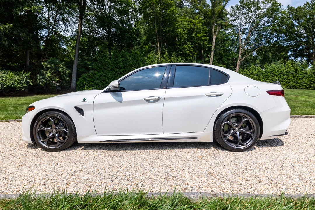 2017 Alfa Romeo Giulia Quadrifoglio - Image 4 of 31