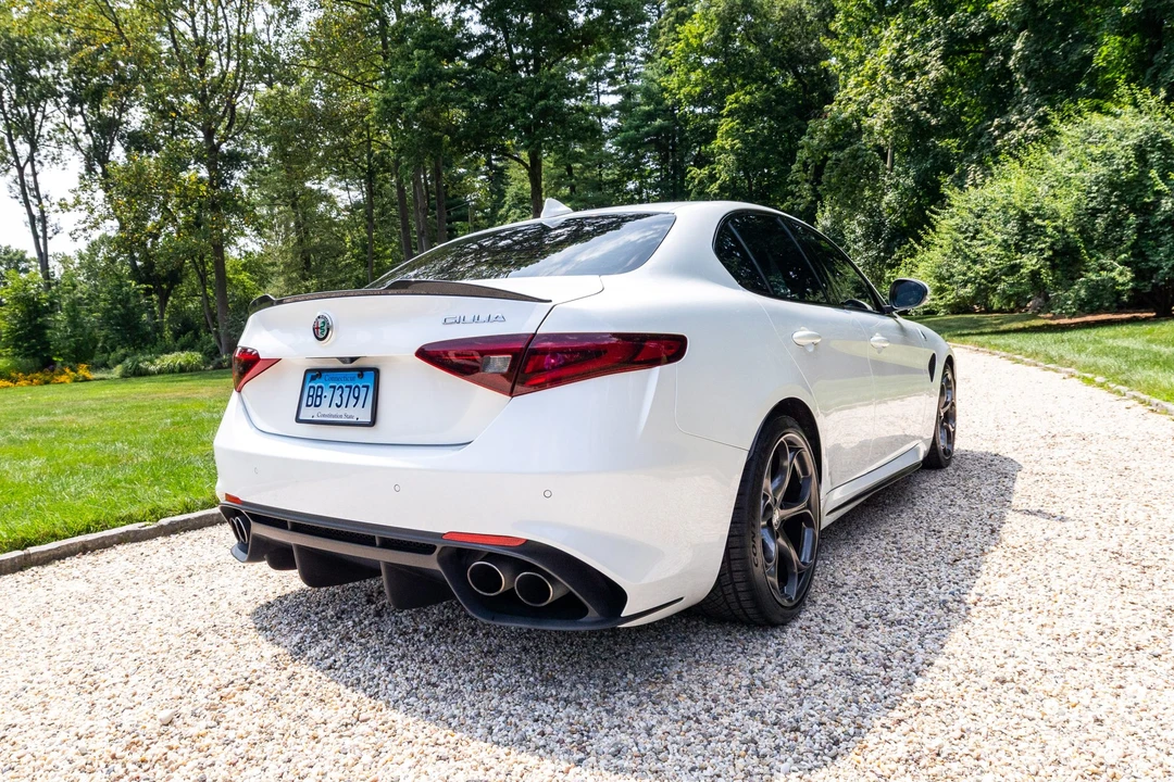 2017 Alfa Romeo Giulia Quadrifoglio - Image 8 of 31