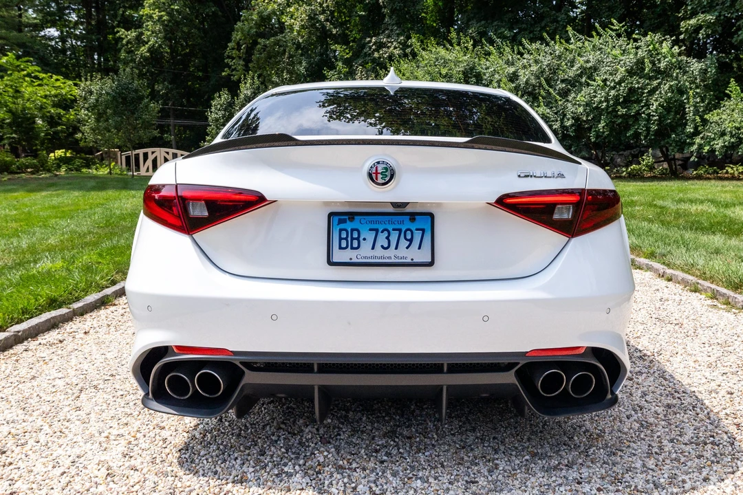 2017 Alfa Romeo Giulia Quadrifoglio - Image 7 of 31