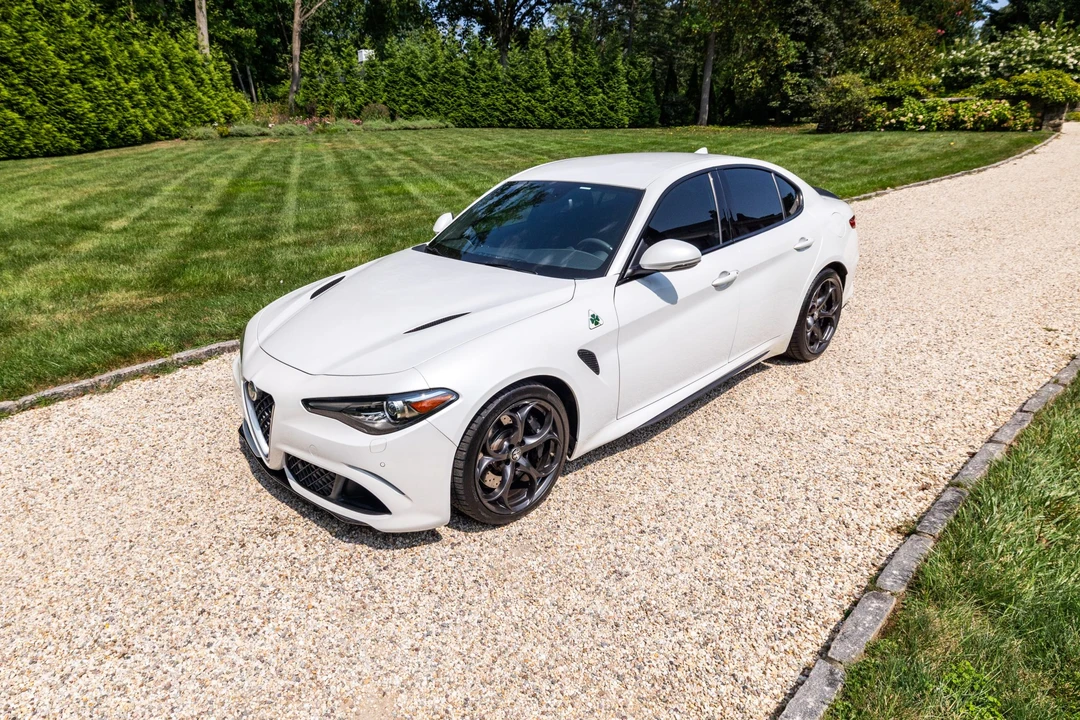 2017 Alfa Romeo Giulia Quadrifoglio - Image 3 of 31
