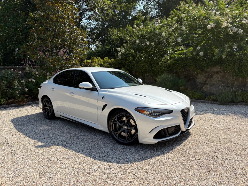 2017 Alfa Romeo Giulia Quadrifoglio - Image 10 of 31