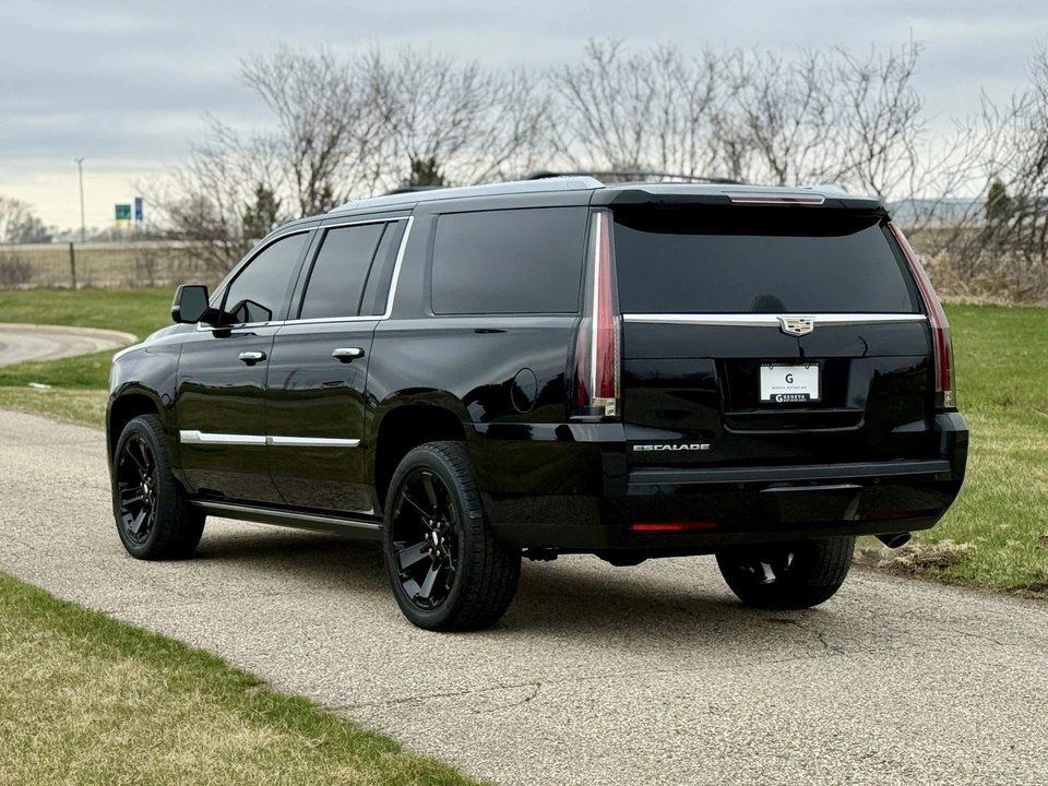 2017 Cadillac Escalade 4th Gen - Image 16 of 31