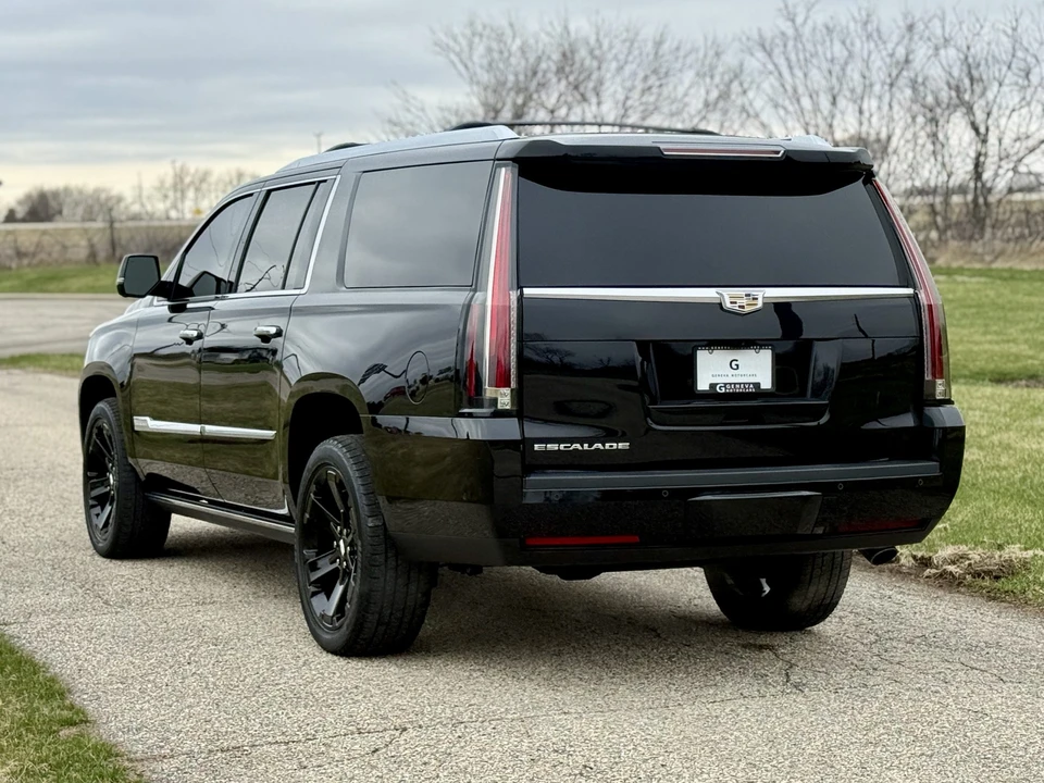 2017 Cadillac Escalade 4th Gen - Image 17 of 31