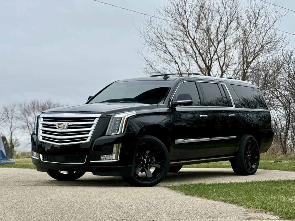2017 Cadillac Escalade 4th Gen - Image 2 of 31