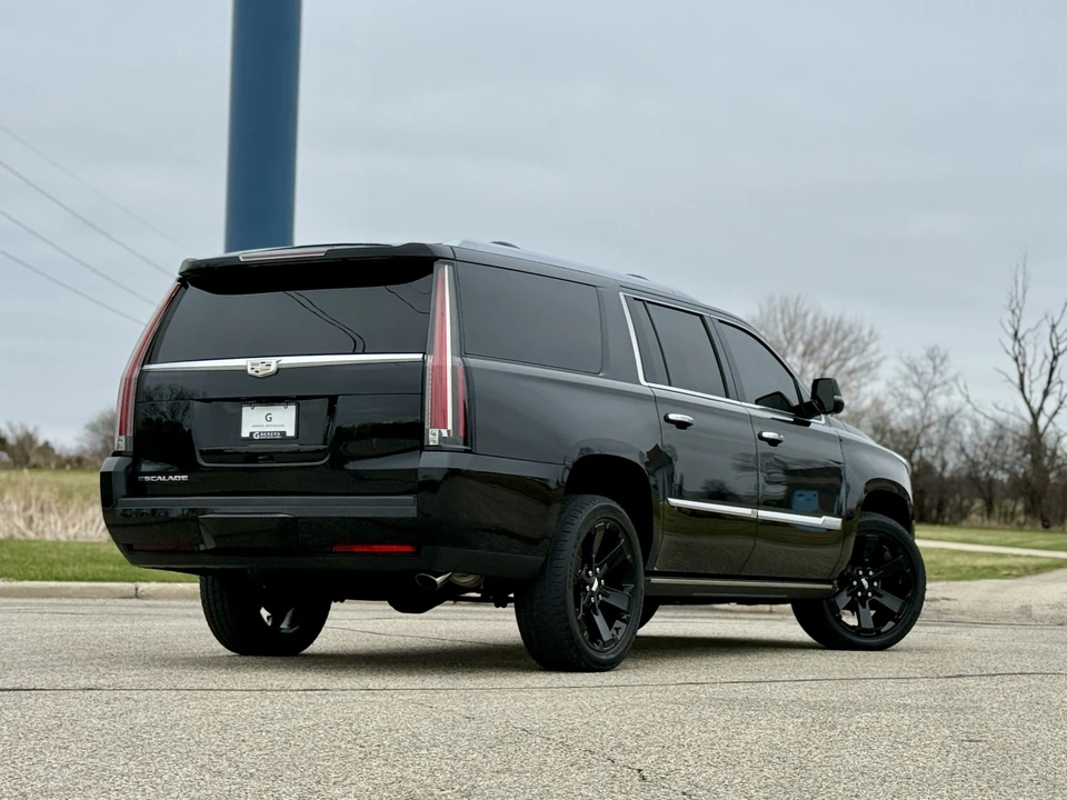 2017 Cadillac Escalade 4th Gen - Image 9 of 31