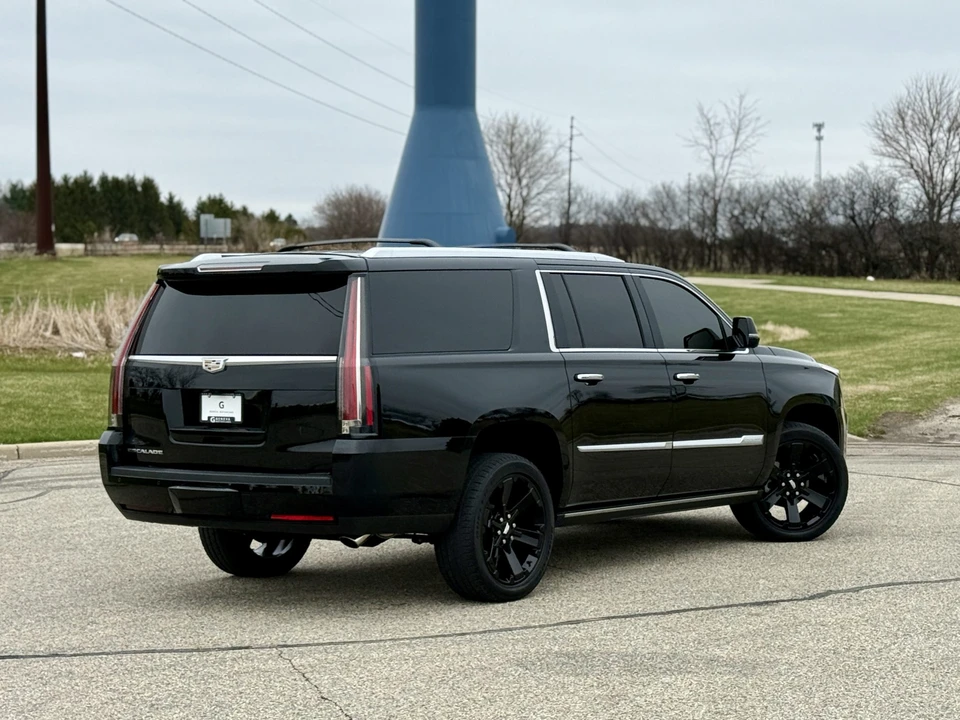 2017 Cadillac Escalade 4th Gen - Image 11 of 31