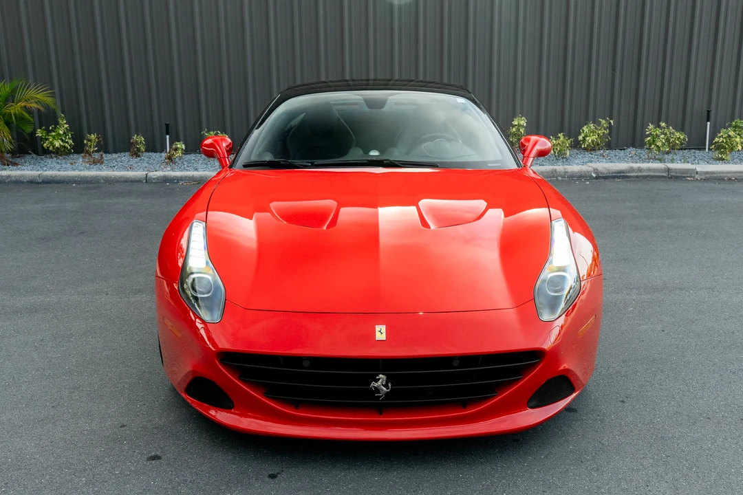 2017 Ferrari California T - Image 2 of 31