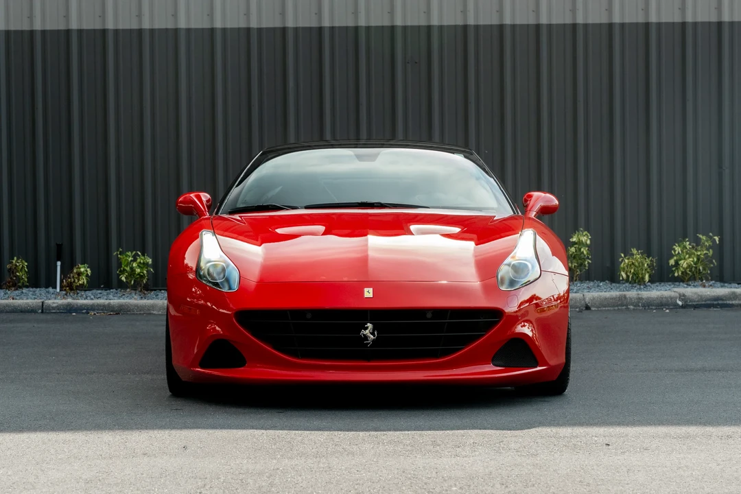 2017 Ferrari California T - Image 9 of 31