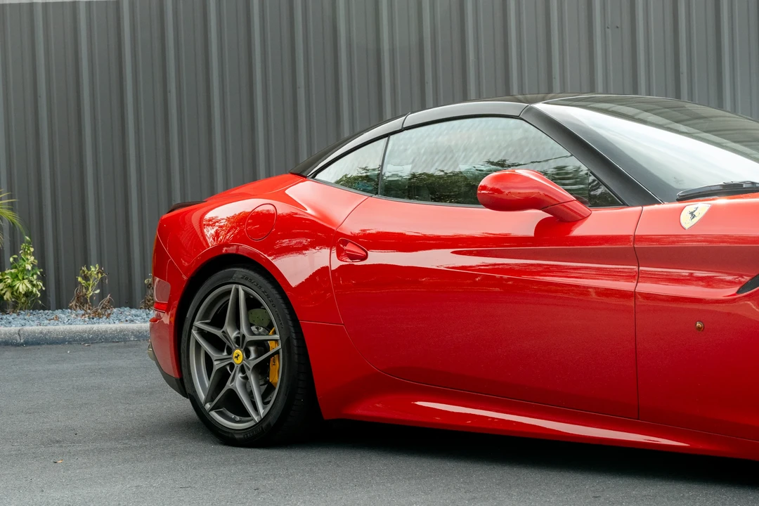 2017 Ferrari California T - Image 20 of 31