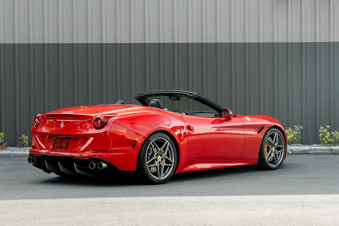 2017 Ferrari California T - Image 7 of 31