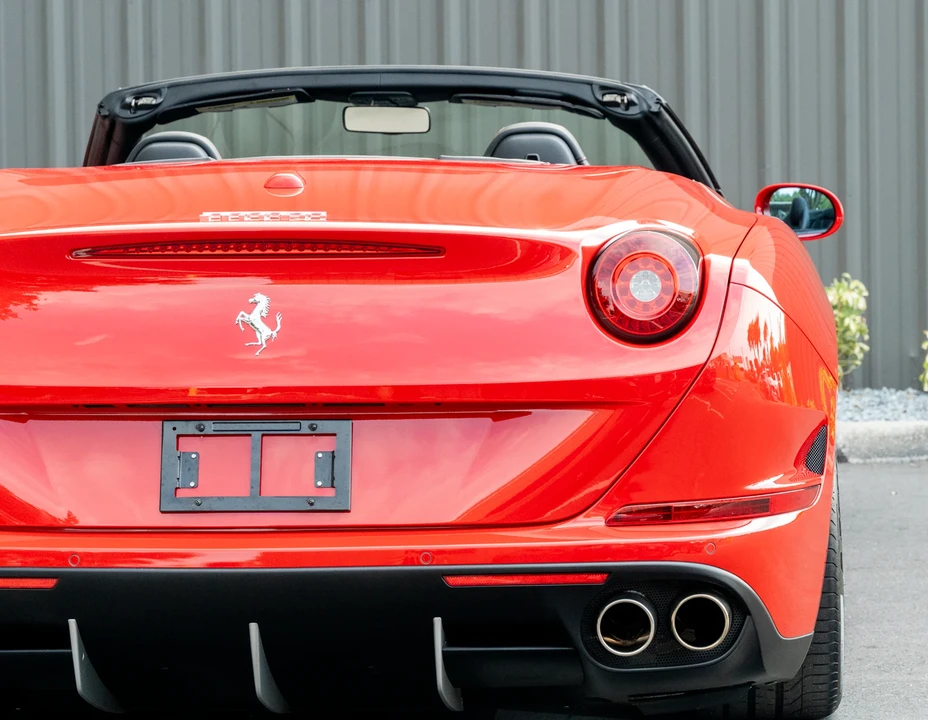 2017 Ferrari California T - Image 24 of 31