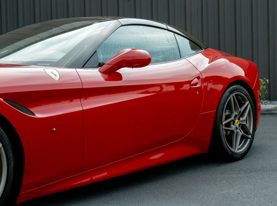 2017 Ferrari California T - Image 15 of 31