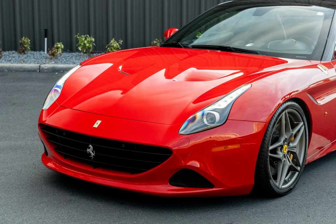 2017 Ferrari California T - Image 12 of 31
