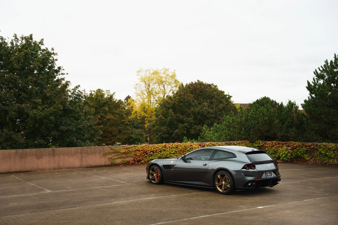 2017 Ferrari GTC4Lusso - Image 6 of 31