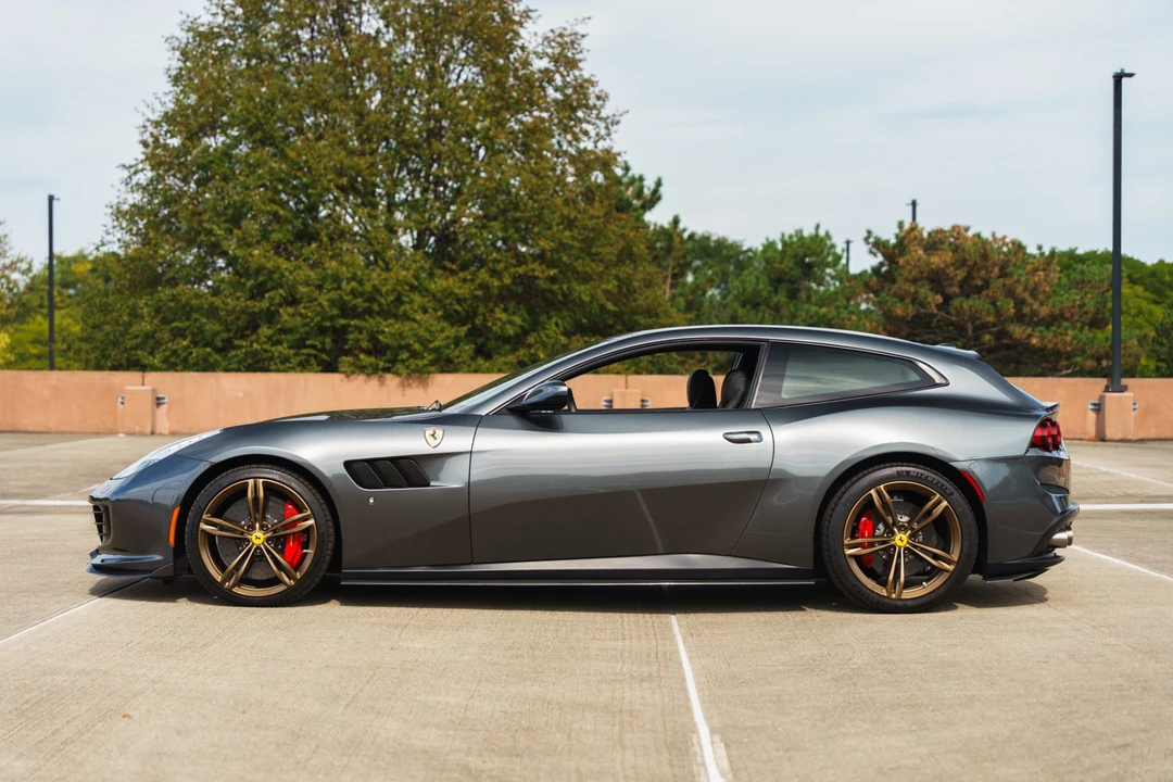 2017 Ferrari GTC4Lusso - Image 15 of 31