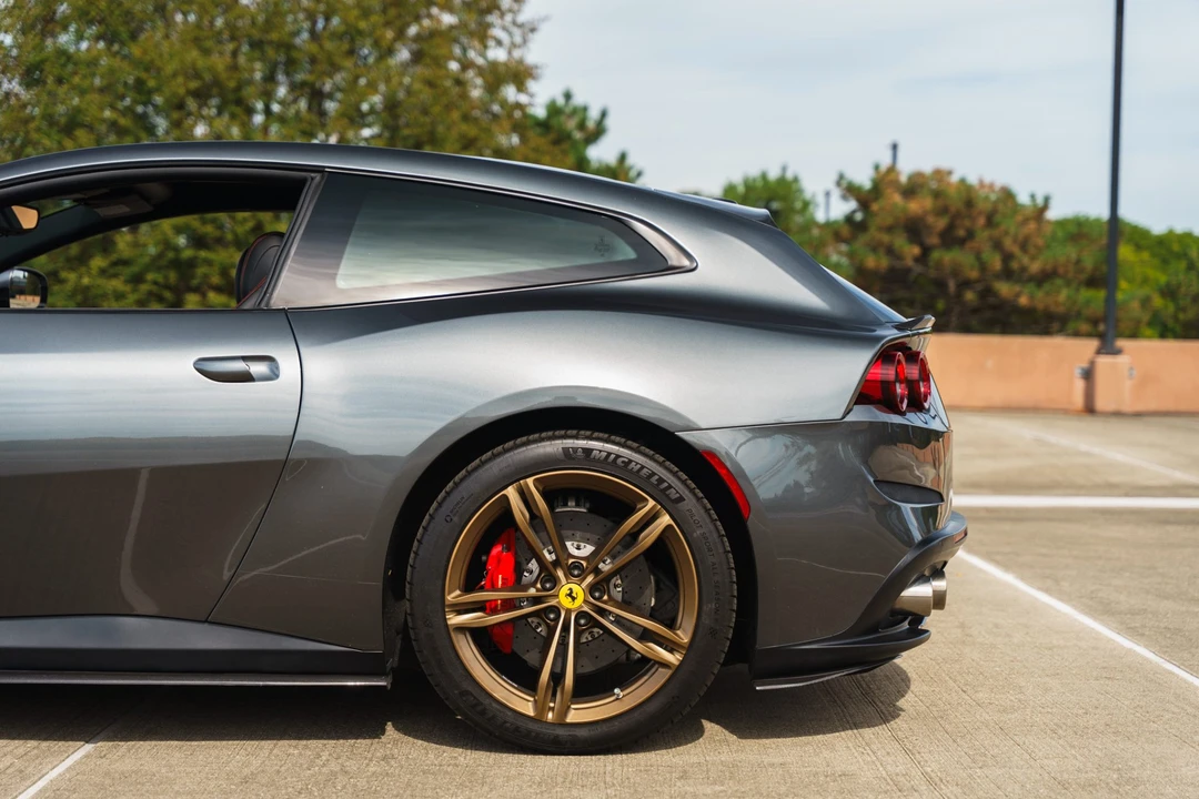 2017 Ferrari GTC4Lusso - Image 17 of 31