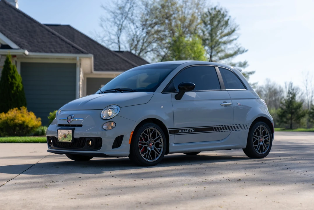 2017 Fiat Abarth 500 - Image 2 of 31