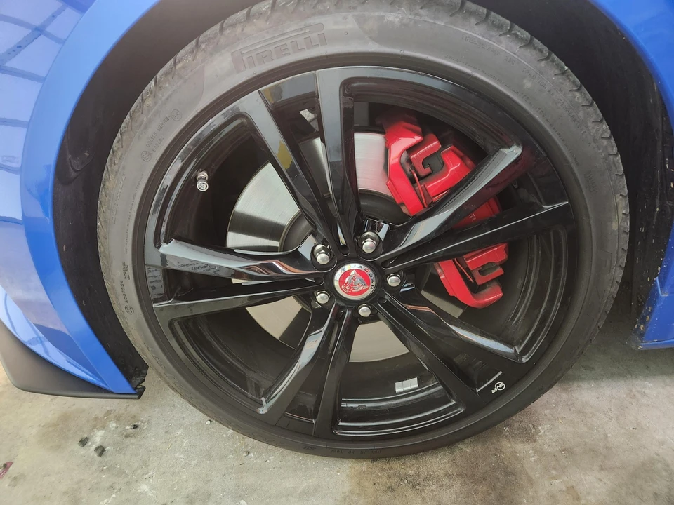 2017 Jaguar F-Type SVR 1st Gen - Image 19 of 31