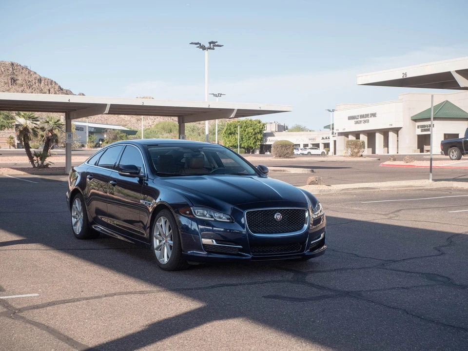 2017 Jaguar X351 XJ - Image 2 of 31
