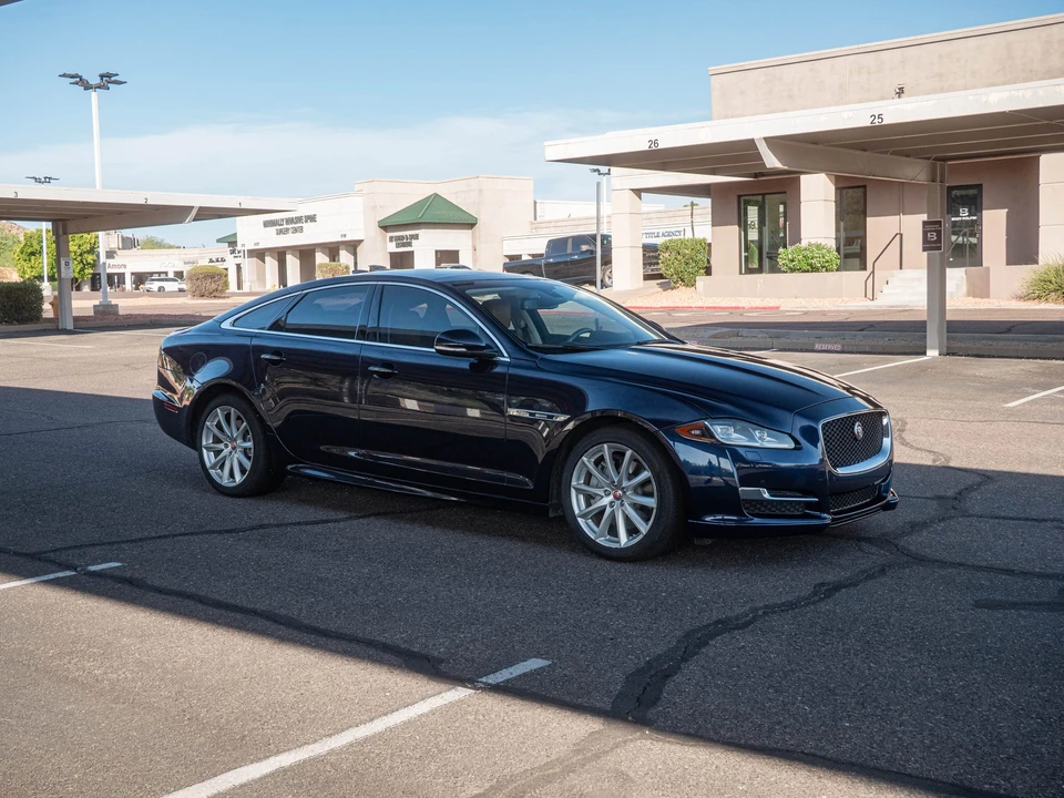2017 Jaguar X351 XJ - Image 4 of 31