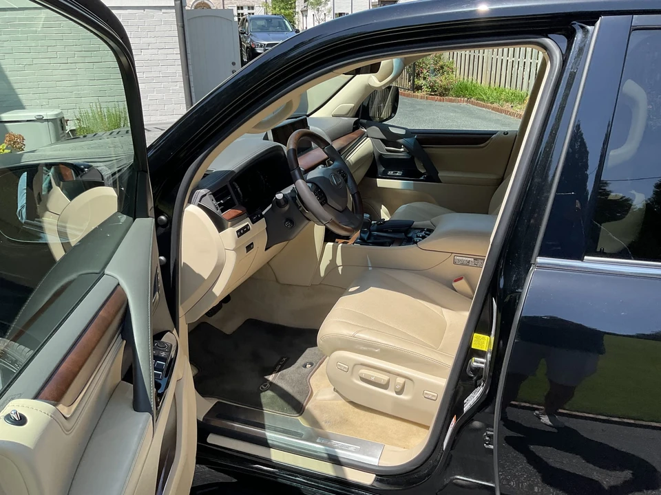 2017 Lexus LX 3rd Gen - Image 26 of 31