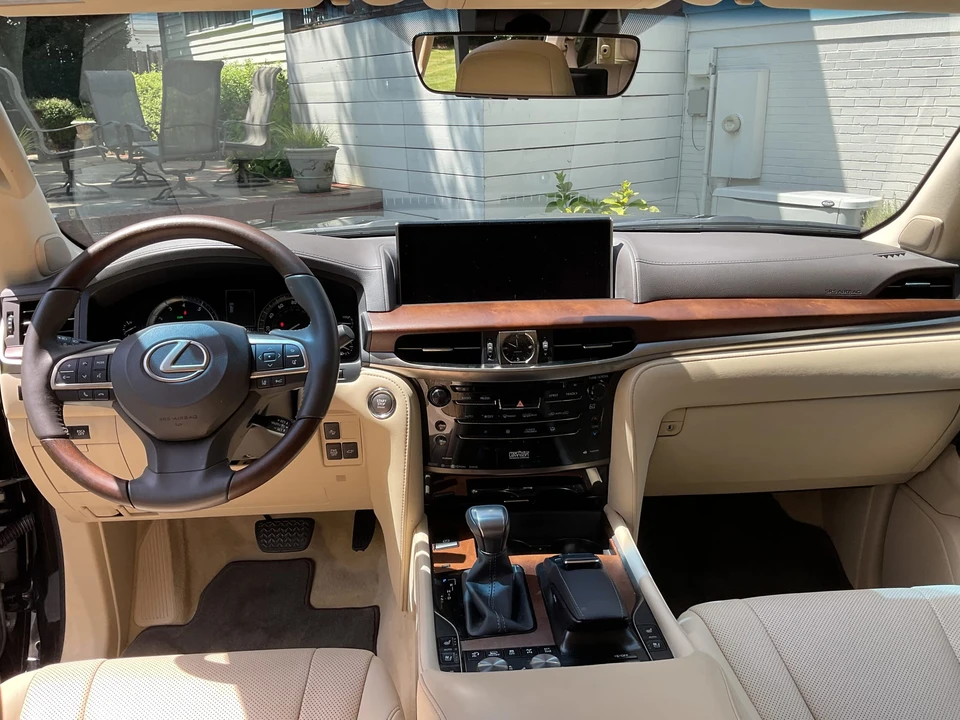 2017 Lexus LX 3rd Gen - Image 30 of 31