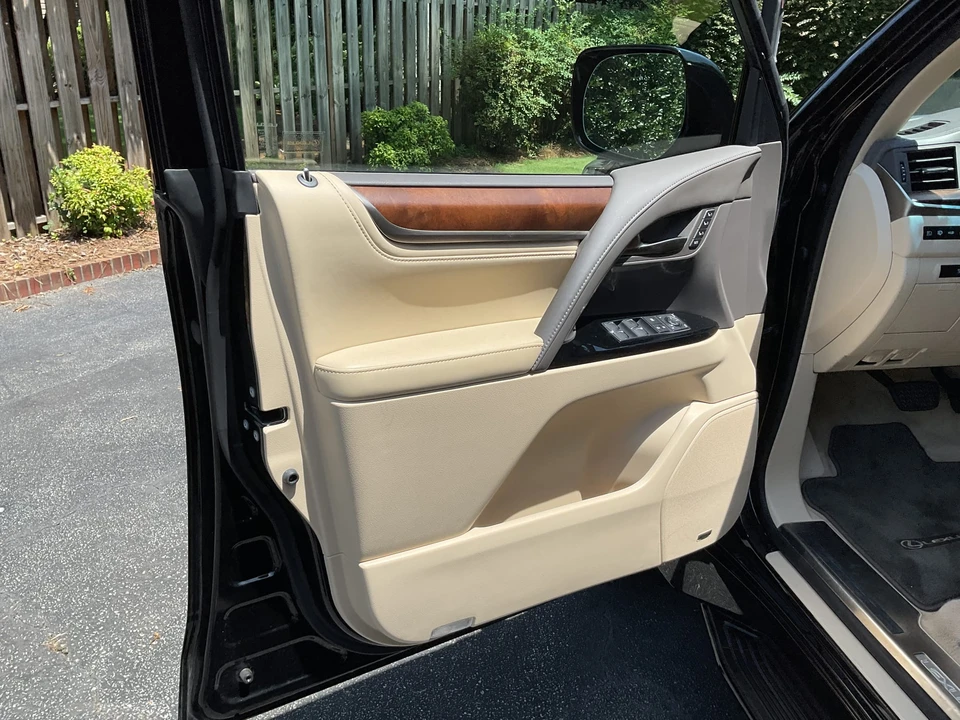 2017 Lexus LX 3rd Gen - Image 28 of 31
