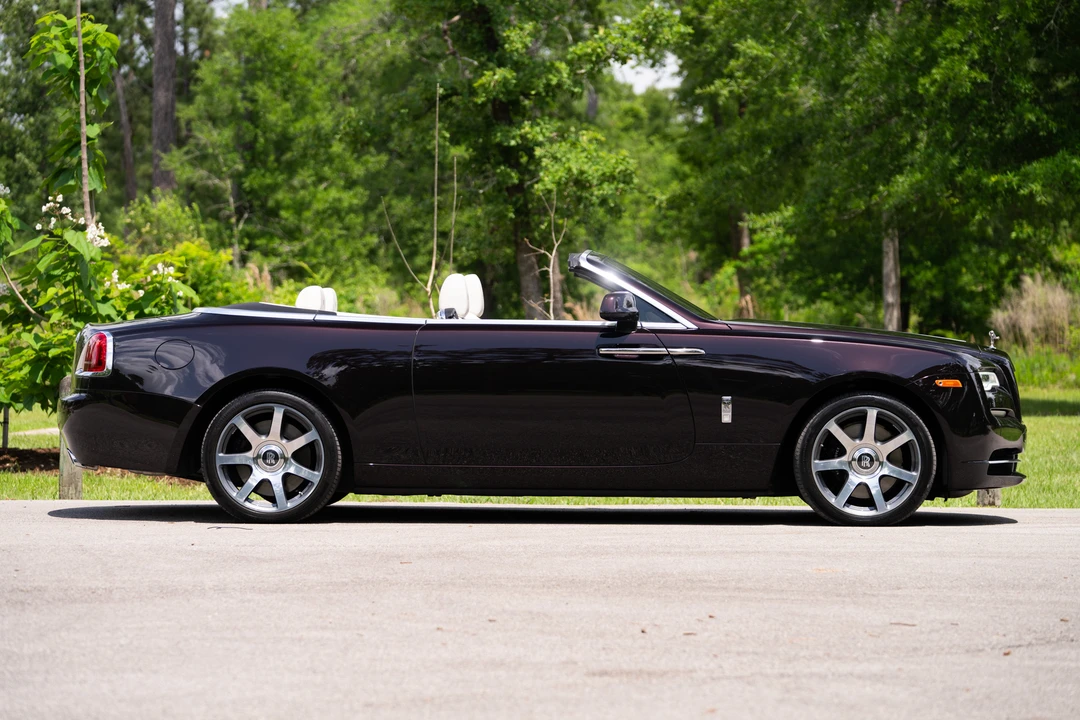 2017 Rolls-Royce Dawn - Image 15 of 31