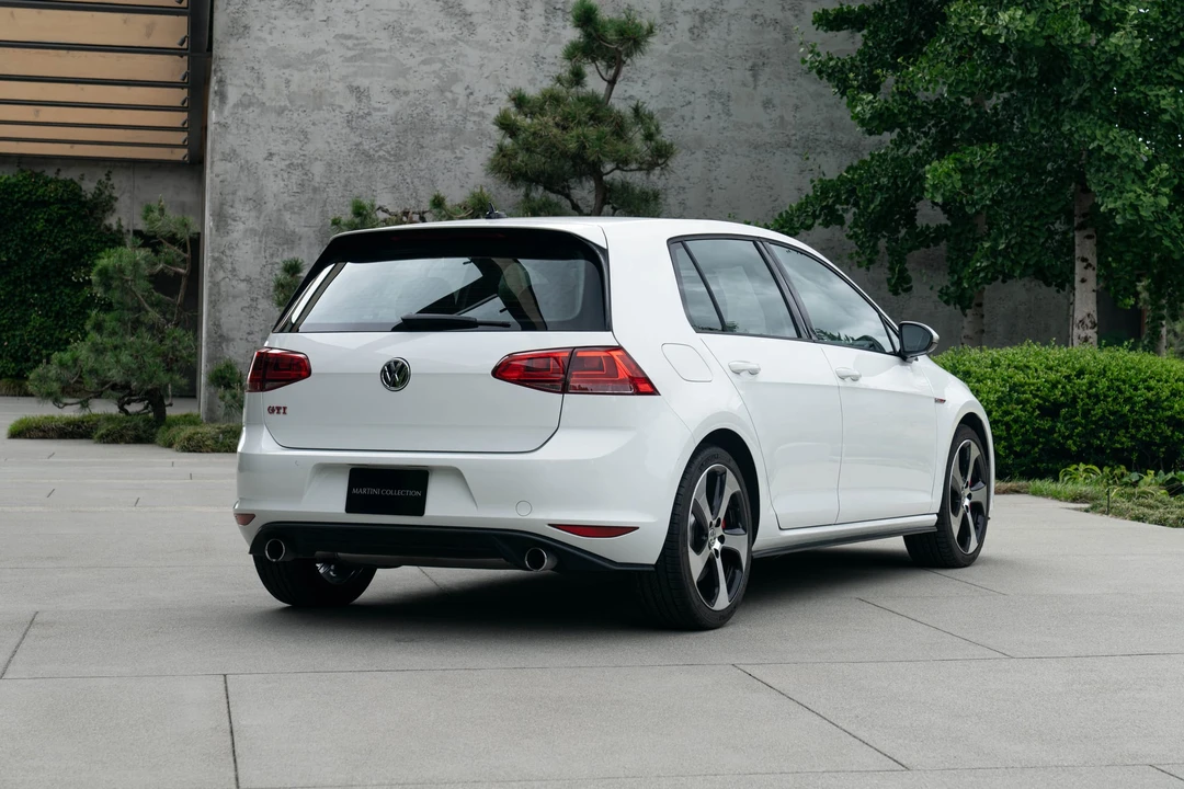 2017 Volkswagen GTI Mk7 - Image 16 of 31