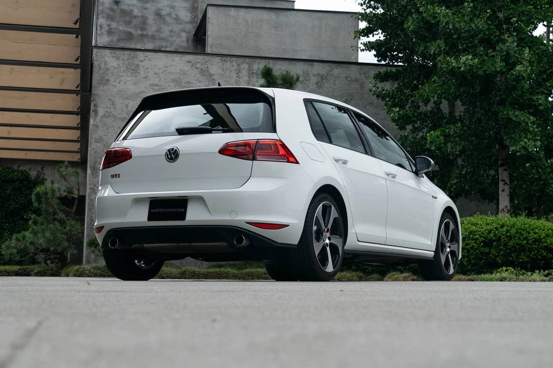 2017 Volkswagen GTI Mk7 - Image 17 of 31