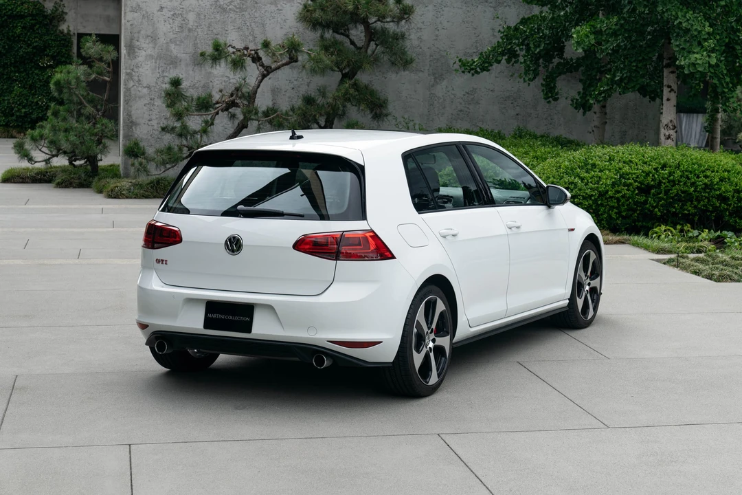 2017 Volkswagen GTI Mk7 - Image 15 of 31